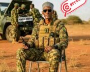 የአፋር ክልል ርዕሰ መስተዳድር ወታደራዊ ዩኒፎረም ለብሰው የሚያሳየው የቅንብር ምስል በሰው ሰራሽ አስተውሎት (AI) የተፈበረከ ነው